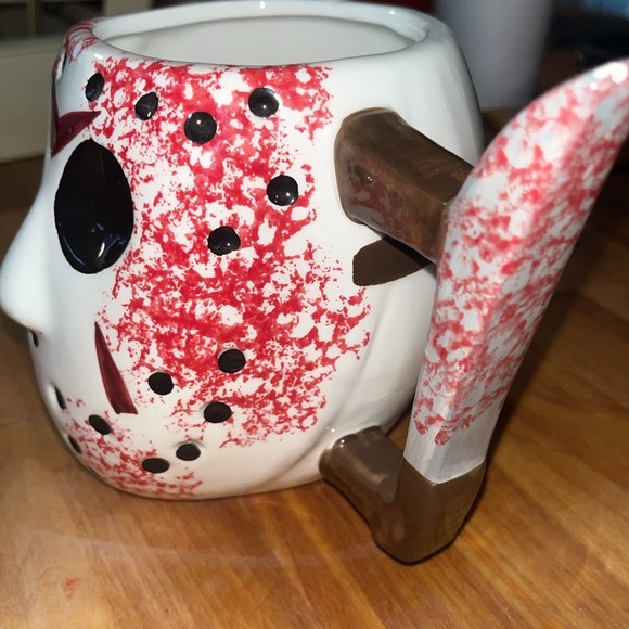 Silver Buffalo Friday the 13th 24oz. Ceramic mug! NWOT - Picture 3 of 6